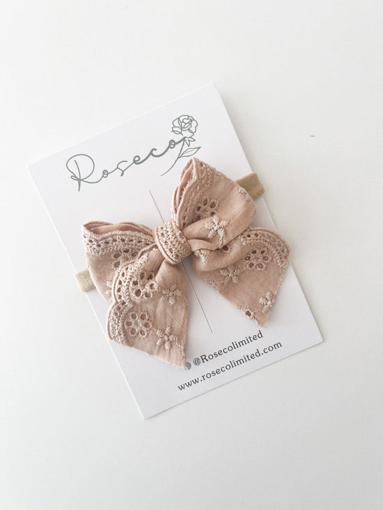 Broderie Bow Headband- Cappuccino