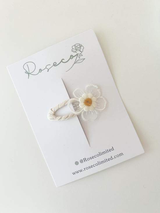 Daisy Lace Flower Clip