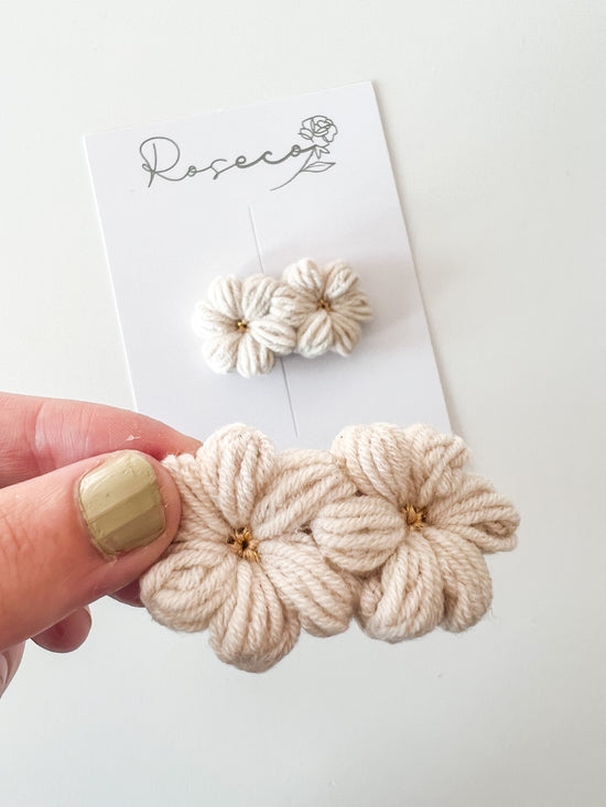 Beige Duo Flower Crochet Clip