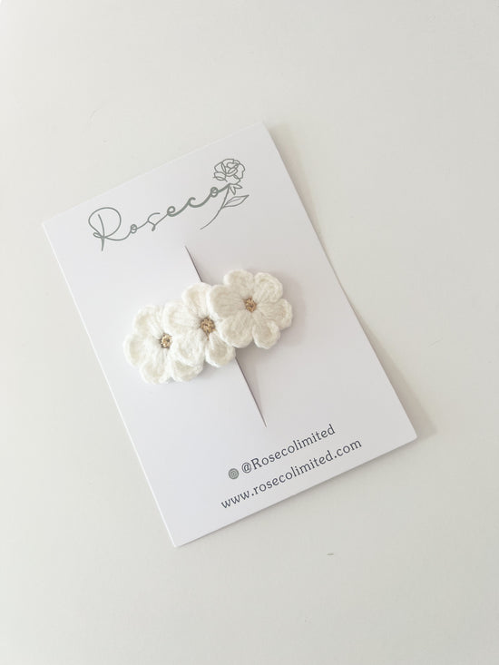 White & Gold Trio Flower Crochet Clip